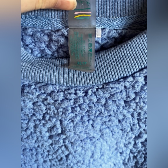 Blue Sherpa Pullover - Picture 5 of 9